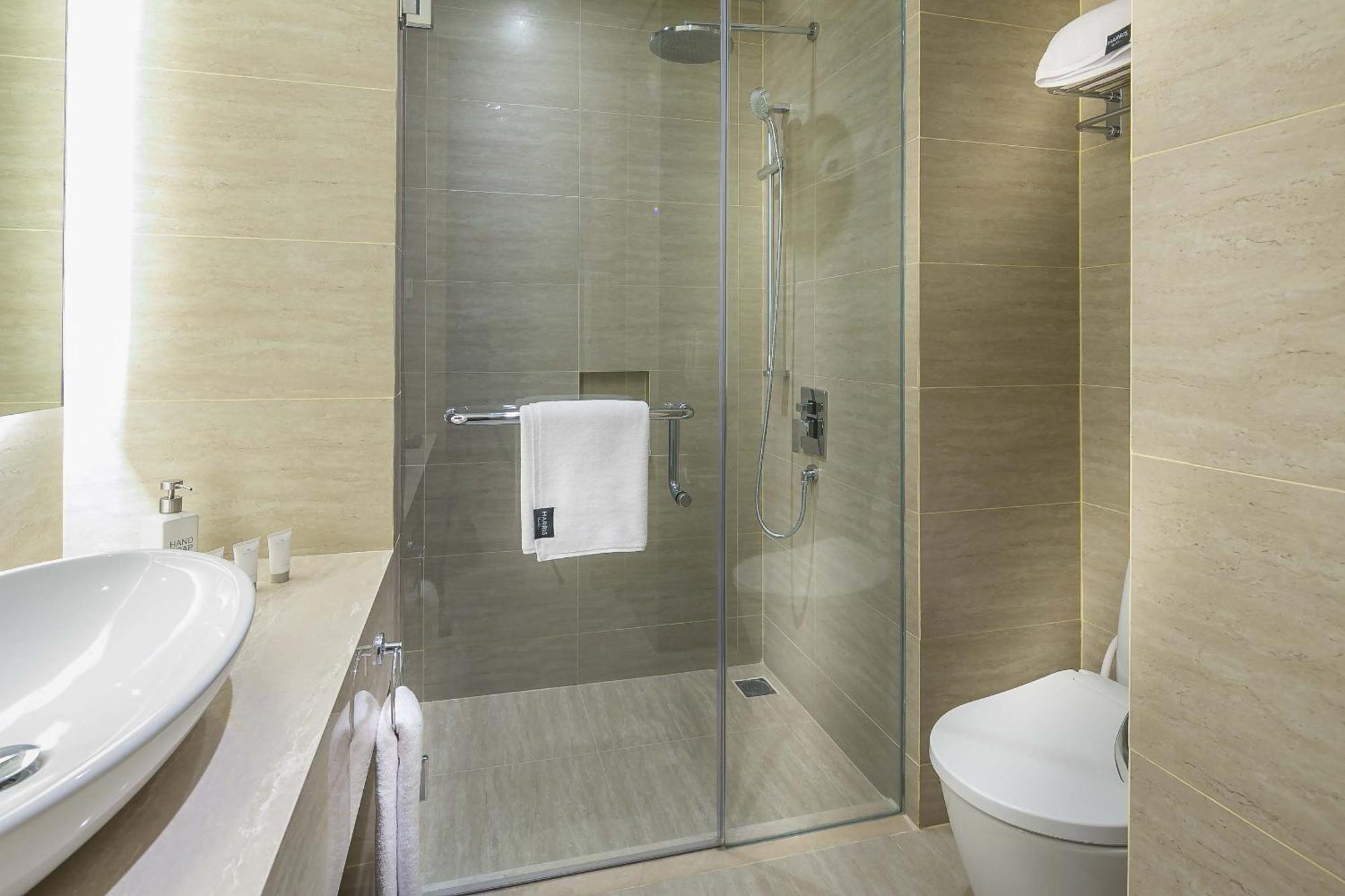 HARRIS Vertu Hotel Harmoni Jakarta Buitenkant foto
