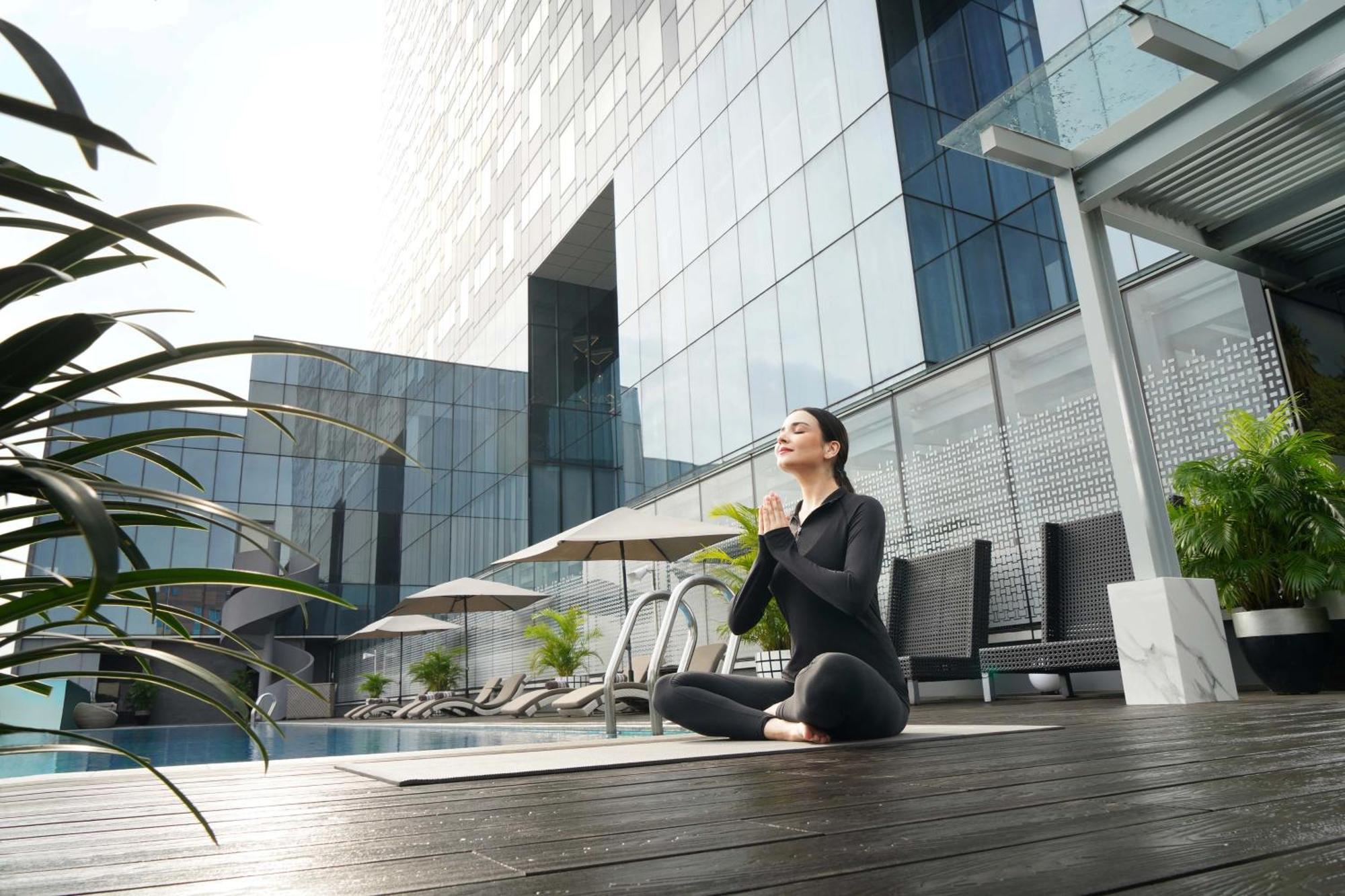 HARRIS Vertu Hotel Harmoni Jakarta Buitenkant foto